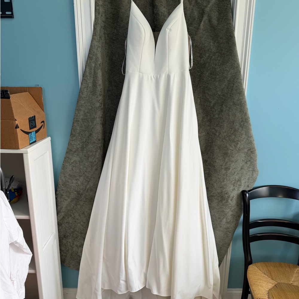 NEW with tags Essence of Australia wedding dress- size 16